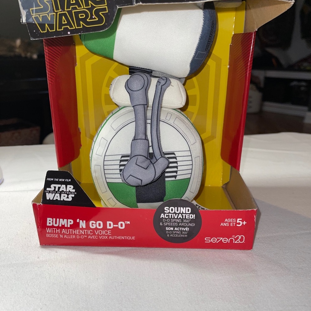 Star Wars Bump ‘N Go‎ D-O NWT